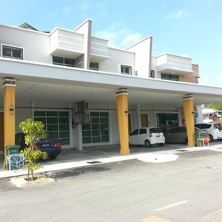 Golden Guest House กวนตัน ภายนอก รูปภาพ
