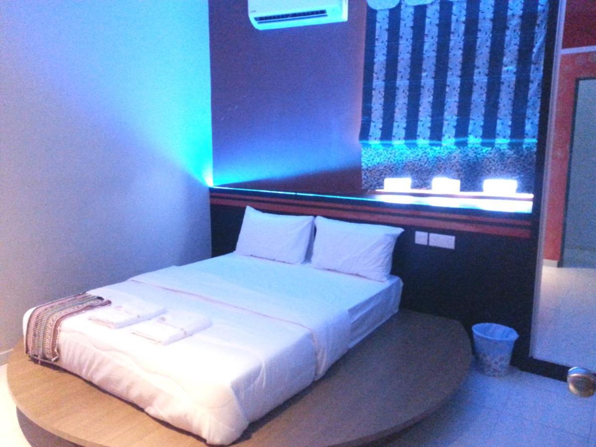 Golden Guest House กวนตัน ภายนอก รูปภาพ