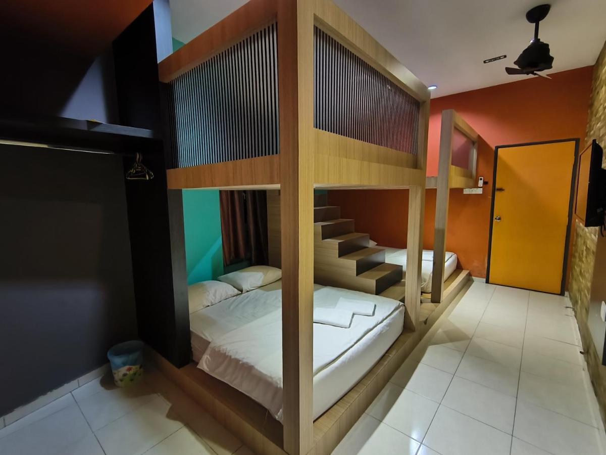 Golden Guest House กวนตัน ภายนอก รูปภาพ