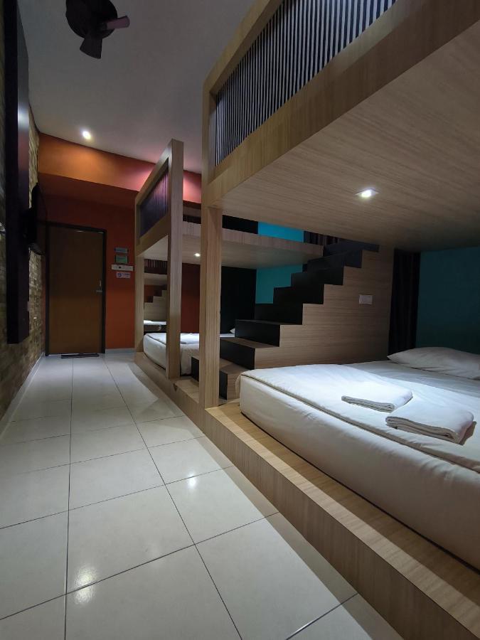 Golden Guest House กวนตัน ภายนอก รูปภาพ